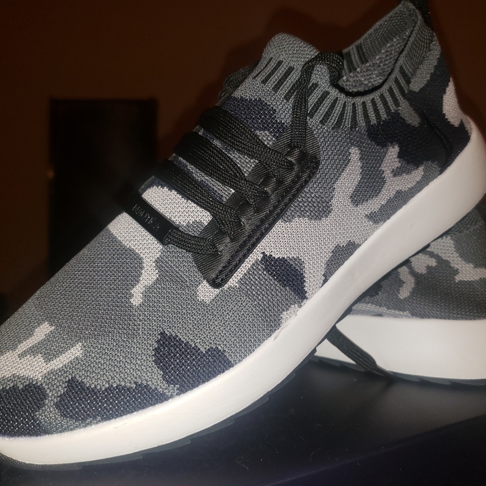 Nautica Zylar slip on lace up sneakers